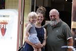 Amsterdam 16 augustus 2020
Bert Simhoffer met zijn vrouw en jongste zoon op de pc hooftstraat