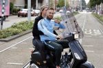 Amsterdam 24 augustus 2020
Dave Roelvink met zijn nieuwe vriendin Jazzlynn op de scooter in Amsterdam zuid.