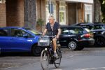 Amsterdam 20 maart 2020
Derek de Lint op de fiets in Amsterdam zuid.