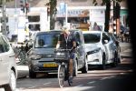 Amsterdam 20 maart 2020
Derek de Lint op de fiets in Amsterdam zuid.