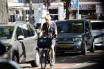 Amsterdam 20 maart 2020
Derek de Lint op de fiets in Amsterdam zuid.