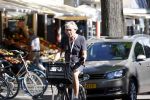 Amsterdam 20 maart 2020
Derek de Lint op de fiets in Amsterdam zuid.