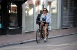 Amsterdam 124 september 2020
Dorien Rose op de fiets in het centrum van Amsterdam