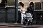 Amsterdam 4 september 2020
Dotan wandelend met een vriendin en haar baby