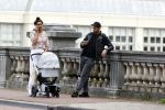 Amsterdam 4 september 2020
Dotan wandelend met een vriendin en haar baby