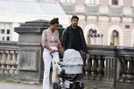 Amsterdam 4 september 2020
Dotan wandelend met een vriendin en haar baby