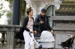 Amsterdam 4 september 2020
Dotan wandelend met een vriendin en haar baby