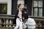 Amsterdam 4 september 2020
Dotan wandelend met een vriendin en haar baby