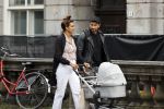 Amsterdam 4 september 2020
Dotan wandelend met een vriendin en haar baby