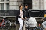 Amsterdam 4 september 2020
Dotan wandelend met een vriendin en haar baby