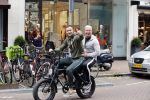 Amsterdam 12 september 2020
Dave en Dries Roelvink samen op electrische Knaap fiets