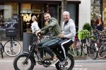Amsterdam 12 september 2020
Dave en Dries Roelvink samen op electrische Knaap fiets