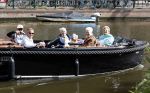 Amsterdam 17 september 2020
Ton en Hannie Veerkamp met hun zoon en vrienden aan het varen in de grachten van Amsterdam. Ze hebben een Maxima sloep