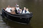 Amsterdam 17 september 2020
Ton en Hannie Veerkamp met hun zoon en vrienden aan het varen in de grachten van Amsterdam. Ze hebben een Maxima sloep