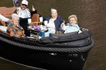 Amsterdam 17 september 2020
Ton en Hannie Veerkamp met hun zoon en vrienden aan het varen in de grachten van Amsterdam. Ze hebben een Maxima sloep
