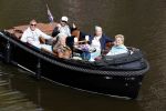 Amsterdam 17 september 2020
Ton en Hannie Veerkamp met hun zoon en vrienden aan het varen in de grachten van Amsterdam. Ze hebben een Maxima sloep