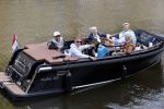 Amsterdam 17 september 2020
Ton en Hannie Veerkamp met hun zoon en vrienden aan het varen in de grachten van Amsterdam. Ze hebben een Maxima sloep