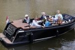 Amsterdam 17 september 2020
Ton en Hannie Veerkamp met hun zoon en vrienden aan het varen in de grachten van Amsterdam. Ze hebben een Maxima sloep
