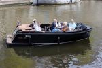 Amsterdam 17 september 2020
Ton en Hannie Veerkamp met hun zoon en vrienden aan het varen in de grachten van Amsterdam. Ze hebben een Maxima sloep