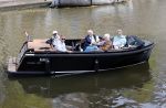 Amsterdam 17 september 2020
Ton en Hannie Veerkamp met hun zoon en vrienden aan het varen in de grachten van Amsterdam. Ze hebben een Maxima sloep