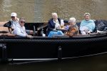 Amsterdam 17 september 2020
Ton en Hannie Veerkamp met hun zoon en vrienden aan het varen in de grachten van Amsterdam. Ze hebben een Maxima sloep