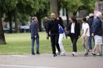 Amsterdam 23 augustus 2020
Humberto Tan met zijn vrouw Inekeen twee  van hun kinderen op het museumplein.