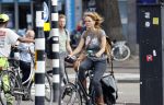 Amsterdam 19 augustus 2020
Ilse Warringa op de fiets in Amsterdam