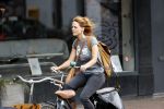 Amsterdam 19 augustus 2020
Ilse Warringa op de fiets in Amsterdam