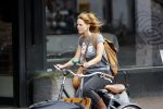 Amsterdam 19 augustus 2020
Ilse Warringa op de fiets in Amsterdam