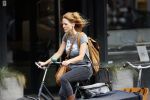 Amsterdam 19 augustus 2020
Ilse Warringa op de fiets in Amsterdam
