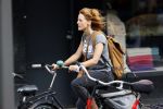 Amsterdam 19 augustus 2020
Ilse Warringa op de fiets in Amsterdam