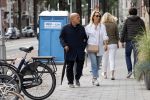 Amsterdam 22 augustus 2020
Jaap v Zweden met zijn vrouw Aaltje op straat in Amsterdam zuid