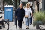 Amsterdam 22 augustus 2020
Jaap v Zweden met zijn vrouw Aaltje op straat in Amsterdam zuid