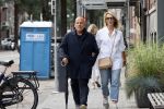 Amsterdam 22 augustus 2020
Jaap v Zweden met zijn vrouw Aaltje op straat in Amsterdam zuid