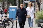 Amsterdam 22 augustus 2020
Jaap v Zweden met zijn vrouw Aaltje op straat in Amsterdam zuid