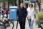 Amsterdam 22 augustus 2020
Jaap v Zweden met zijn vrouw Aaltje op straat in Amsterdam zuid