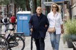 Amsterdam 22 augustus 2020
Jaap v Zweden met zijn vrouw Aaltje op straat in Amsterdam zuid
