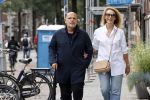 Amsterdam 22 augustus 2020
Jaap v Zweden met zijn vrouw Aaltje op straat in Amsterdam zuid