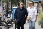 Amsterdam 22 augustus 2020
Jaap v Zweden met zijn vrouw Aaltje op straat in Amsterdam zuid