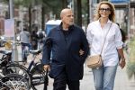 Amsterdam 22 augustus 2020
Jaap v Zweden met zijn vrouw Aaltje op straat in Amsterdam zuid