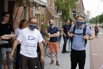 Amsterdam 20 augustus 2020
Arjen Lubach in zijn pop u store ivm met zijn  nieuwe boek stoorzender. Uitgever Joost Nijsen