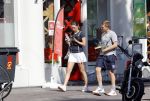 Amsterdam 19 augustus 2020
Julian Vahle met zijn vriendin Chelsey Weimar in hun Biro karretje