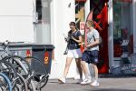 Amsterdam 19 augustus 2020
Julian Vahle met zijn vriendin Chelsey Weimar in hun Biro karretje
