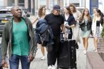 Alkmaar 15 augustus 2020
Marco Borsato arriveert bij zijn nieuwe appartement met kleding die hij bij zijn moeder heeft opgehaald. Hij heeft de afgelopen nacht voor het eerst in zijn nieuwe huis/appartement geslapen