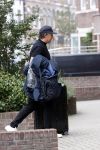 Alkmaar 15 augustus 2020
Marco Borsato arriveert bij zijn nieuwe appartement met kleding die hij bij zijn moeder heeft opgehaald. Hij heeft de afgelopen nacht voor het eerst in zijn nieuwe huis/appartement geslapen