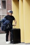 Alkmaar 15 augustus 2020
Marco Borsato arriveert bij zijn nieuwe appartement met kleding die hij bij zijn moeder heeft opgehaald. Hij heeft de afgelopen nacht voor het eerst in zijn nieuwe huis/appartement geslapen