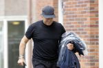 Alkmaar 15 augustus 2020
Marco Borsato arriveert bij zijn nieuwe appartement met kleding die hij bij zijn moeder heeft opgehaald. Hij heeft de afgelopen nacht voor het eerst in zijn nieuwe huis/appartement geslapen