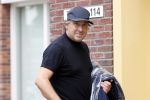Alkmaar 15 augustus 2020
Marco Borsato arriveert bij zijn nieuwe appartement met kleding die hij bij zijn moeder heeft opgehaald. Hij heeft de afgelopen nacht voor het eerst in zijn nieuwe huis/appartement geslapen