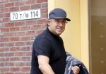Alkmaar 15 augustus 2020
Marco Borsato arriveert bij zijn nieuwe appartement met kleding die hij bij zijn moeder heeft opgehaald. Hij heeft de afgelopen nacht voor het eerst in zijn nieuwe huis/appartement geslapen