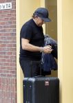 Alkmaar 15 augustus 2020
Marco Borsato arriveert bij zijn nieuwe appartement met kleding die hij bij zijn moeder heeft opgehaald. Hij heeft de afgelopen nacht voor het eerst in zijn nieuwe huis/appartement geslapen